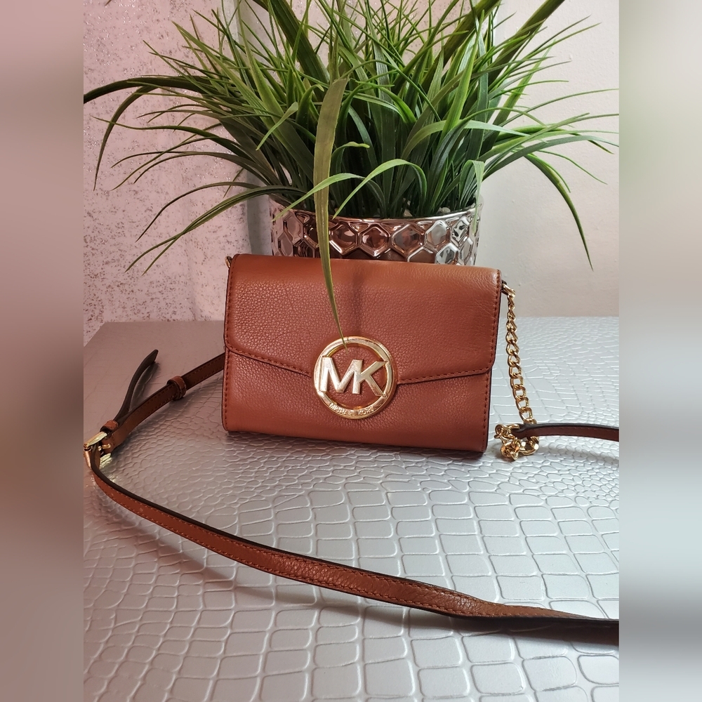 Michael Kors Hudson Large Phone Leather Crossbody